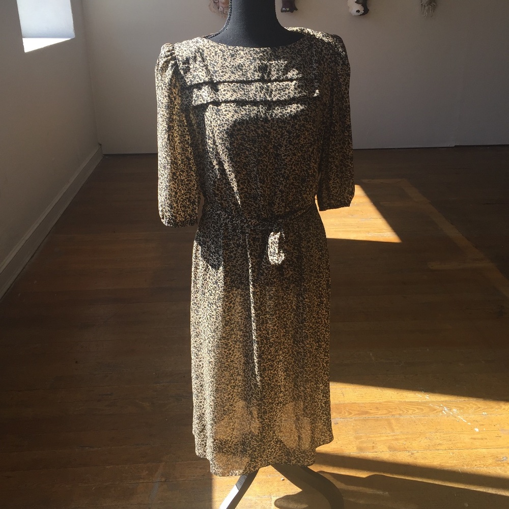 Vintage Tan and Black dress with matching belt - Picture 4 of 5